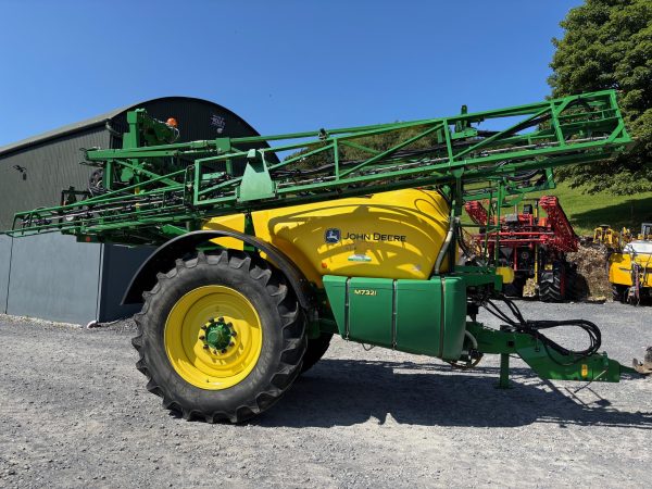 John Deere M732i